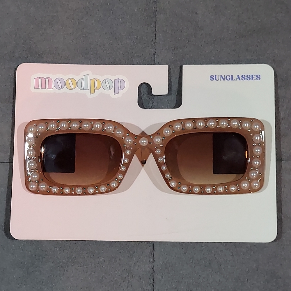 NWT Moodpop Barbie Core Sunglasses w Pearls & silver dot embellishments